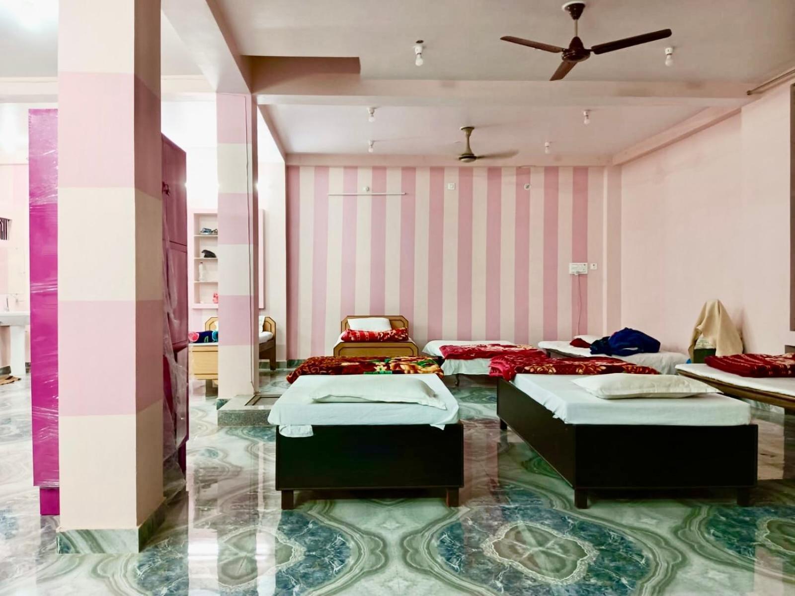 Trilok Residency - Dashashwamedh Varanasi Eksteriør billede